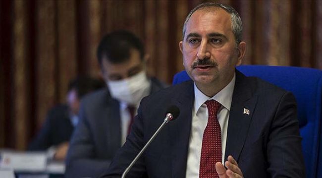 Bakan Gül: Yargı dosyaya, Anayasa'ya bakar