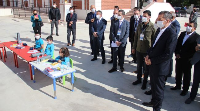 Bakan Selçuk'tan okullardaki hasar açıklaması