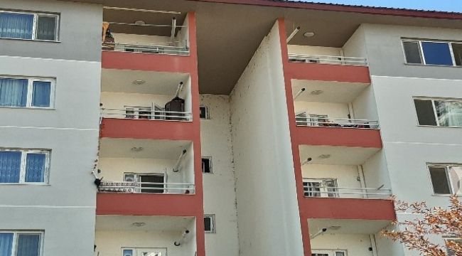 BALKONDAN DÜŞEN ŞAHIS HAYATINI KAYBETTİ