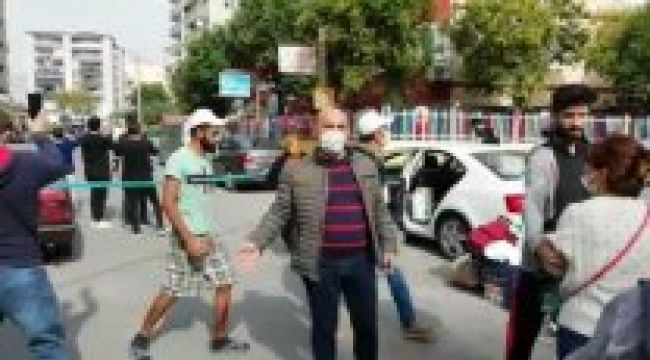 BAYRAKLI'DA BİR APARTMANDA BÜYÜK PANİK