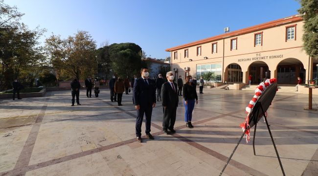 Bergama Öğretmenler Gününü kutladı