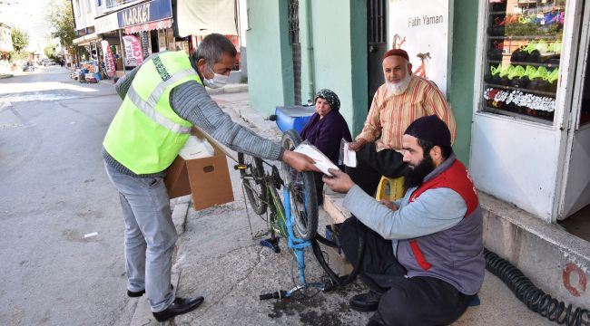 BORNOVA'DAN YARIM MİLYON MASKE
