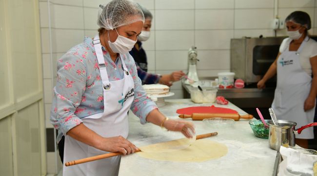 Çiğli Belediyesinin istihdama destek kursları sürüyor