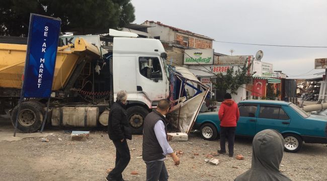 DİKİLİ'DE FECİ KAZA !