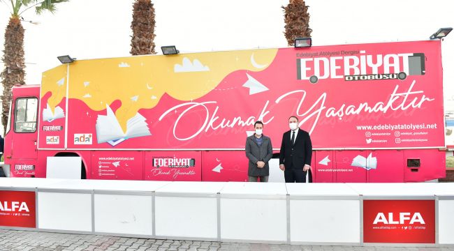 EDEBİYAT OTOBÜSÜ KAPILARINI ÇİĞLİLİLERE AÇTI
