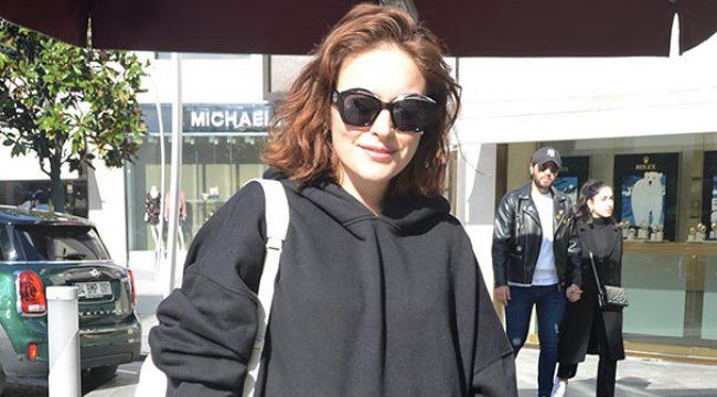 Ezgi Mola: Çok üzülüyorum