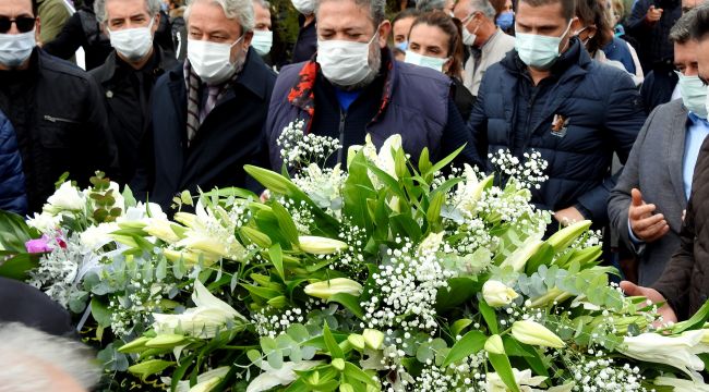 GAZETECİ NEDİM DEMİRAĞ ÇEŞME'DE TOPRAĞA VERİLDİ