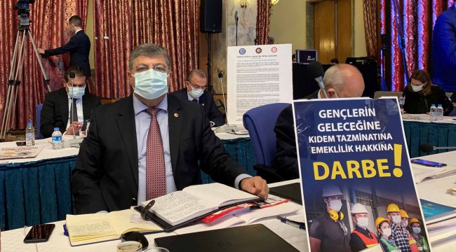 “GENÇLİK HAYATINDAN MEMNUN DEĞİL!”