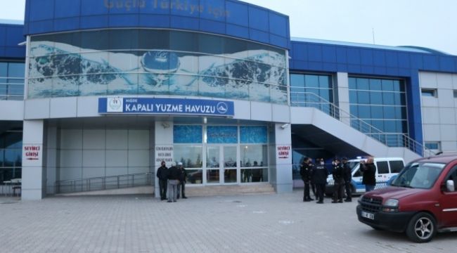 Havuzda yüzen 18 yaşındaki genç boğuldu