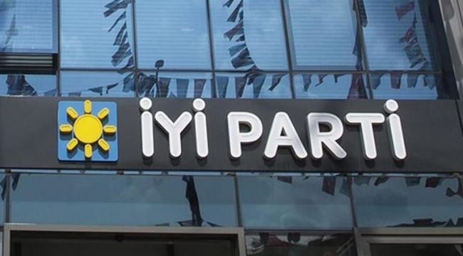 İYİ Parti'de istifalar sürüyor !