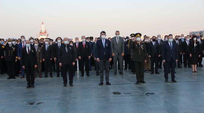 İZMİR ATATÜRK'Ü ANIYOR