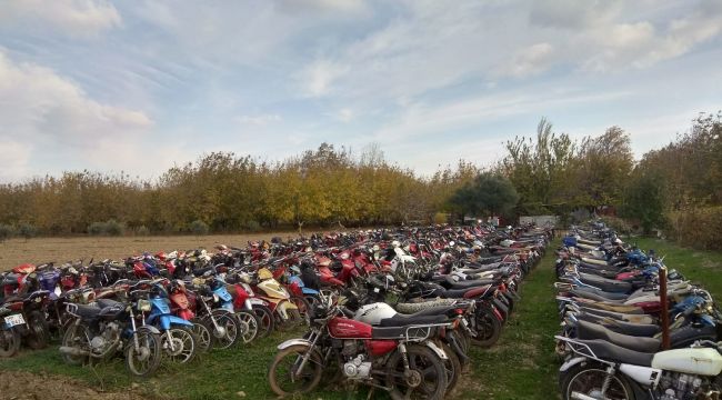 İZMİR'DE 170 MOTOSİKLET TRAFİKTEN MEN EDİLDİ