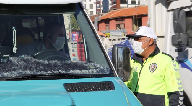 İZMİR’DE TOPLU TAŞIMAYA KORONA DENETİMİ