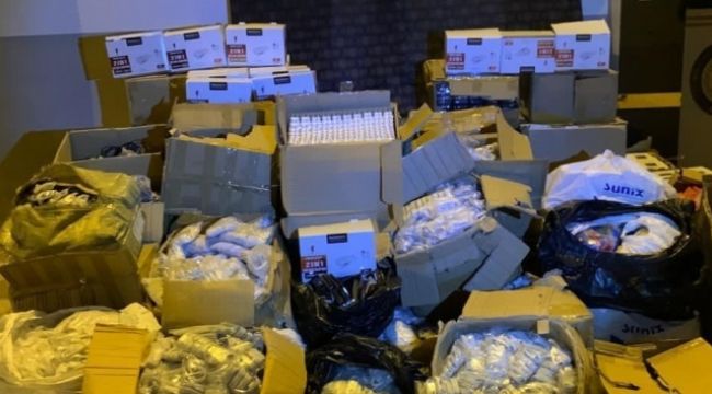Kaçak cep telefonu aksesuarları ele geçirildi
