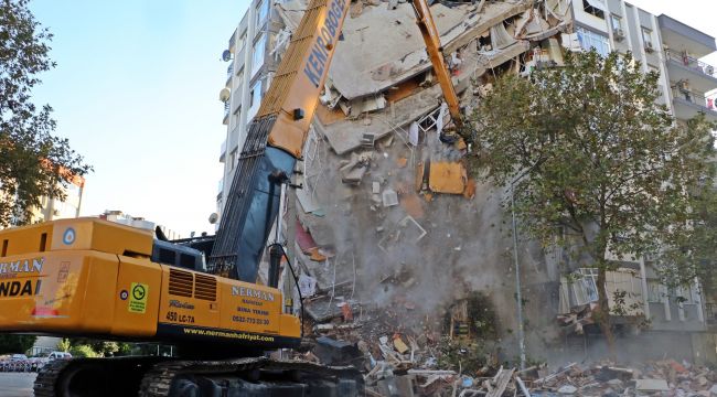 KARAGÜL APARTMANIN YIKIM ÇALIŞMALARI BAŞLADI