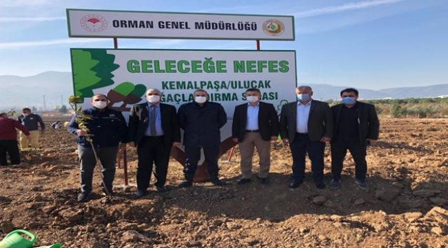 Kemalpaşa'da nefes için fidanlar dikildi