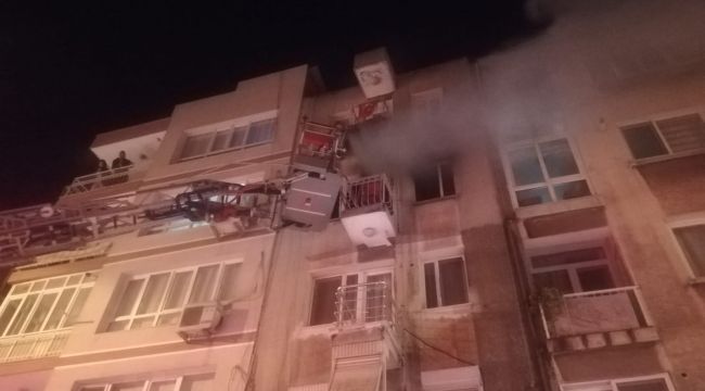 KORKUTAN EV YANGINDA FACİADAN DÖNÜLDÜ