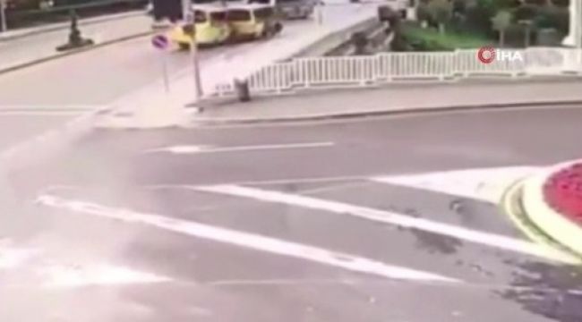 Küçükçekmece'de minibüsler çarpıştı