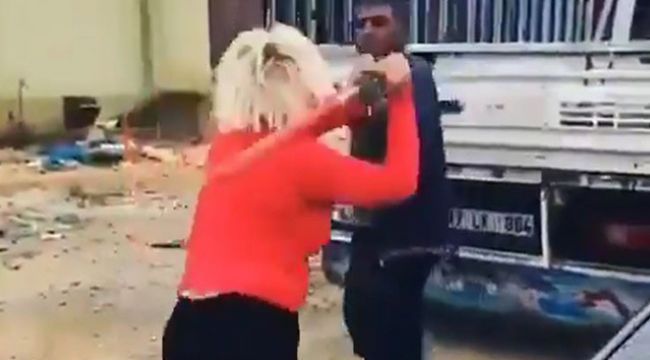 Mamaları çalan hırsızı beyzbol sopasıyla dövdü