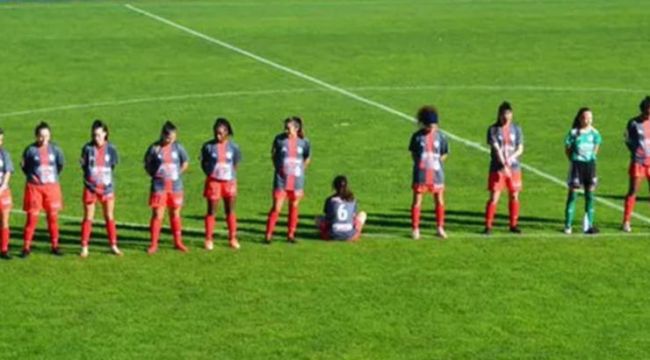 Maradona'ya saygı duruşunu protesto etti