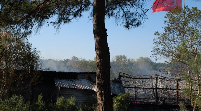 MESİRE ALANINDAKİ RESTORANDA YANGIN