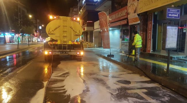 NARLIDERE'DE GECE MESAİSİ