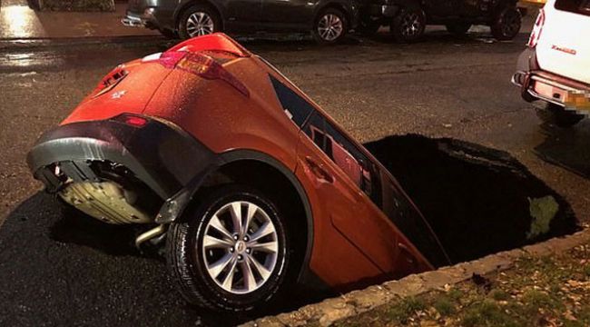 New York’un ortasında çukur oluştu
