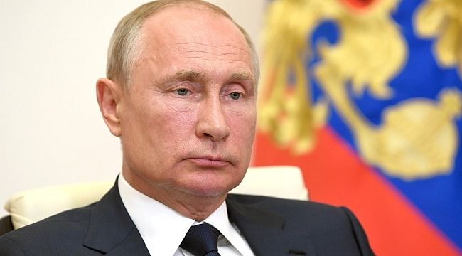 Putin, iki bakanı görevden aldı