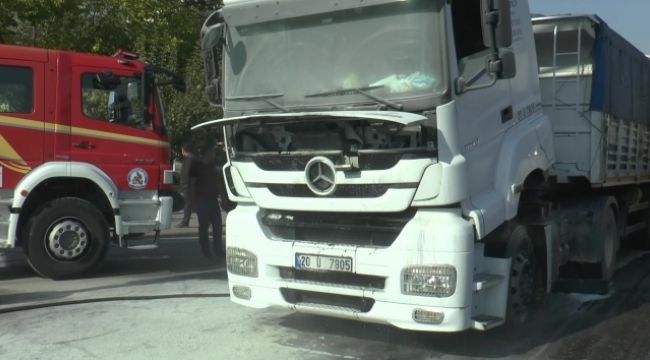 Seyir halindeki tır alev aldı