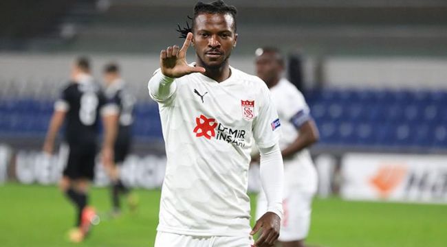 Sivasspor'da Kayode, UEFA maçlarında 4’te 4 yaptı