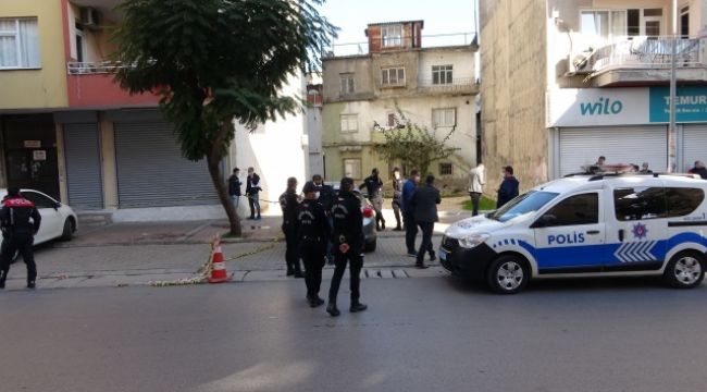 Sokak ortasında arkadaşını öldürdü