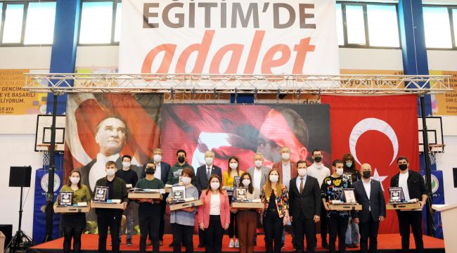 ÜNİVERSİTE ÖĞRENCİLERİNE BÜYÜK SÜRPRİZ