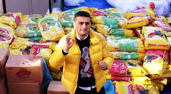 Ünlü isim deprem bölgesine iki tır dolusu yardım ulaştırdı