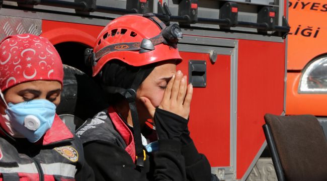ÜZÜNTÜ VE SEVİNÇ BİR ARADA !
