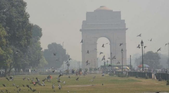 Yeni Delhi'de hava kalitesi düştü