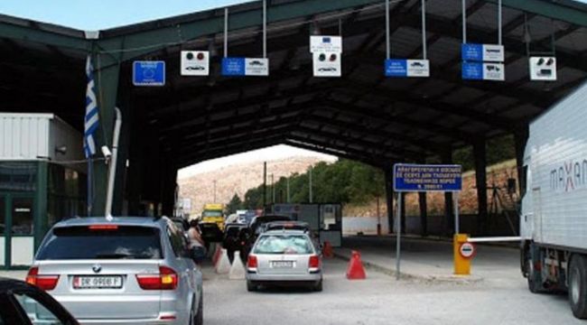 Yunanistan sınır kapılarını kapattı