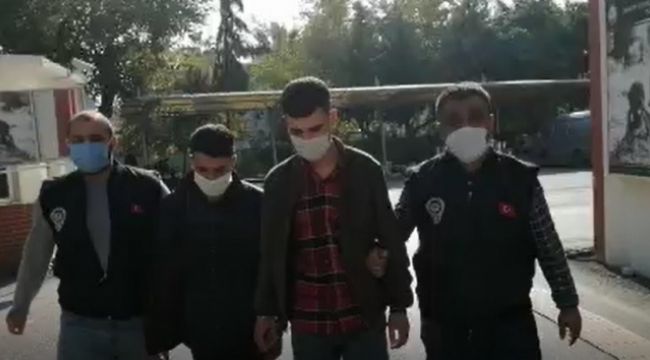 Yürüyen kadının cüzdanını çaldılar