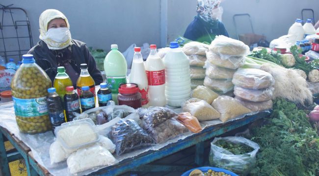 ALİAĞA KÖY PAZARI'NA BÜYÜK İLGİ