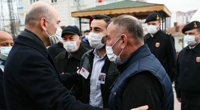 Bakan Soylu'dan şehit ailesine ziyaret