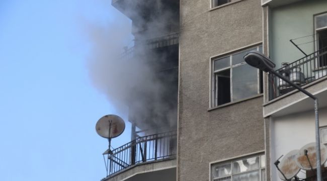 Başkent'te 9 katlı binada yangın