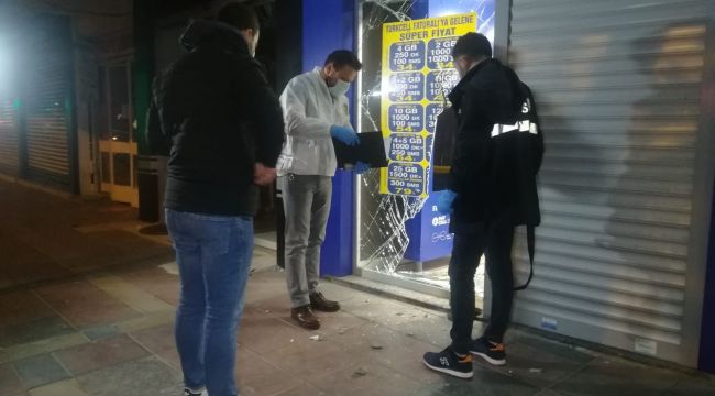 BİSİKLETLİ HIRSIZLAR TELEFONCUYU SOYDULAR