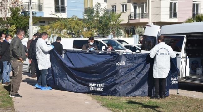 Çocuk parkında erkek cesedi bulundu