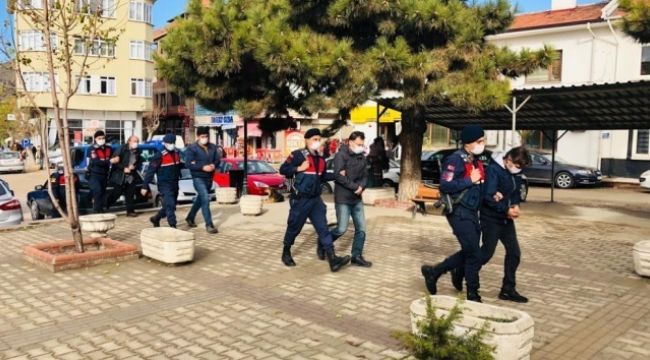 Eskişehir'de bin yıllık İncil ele geçirildi