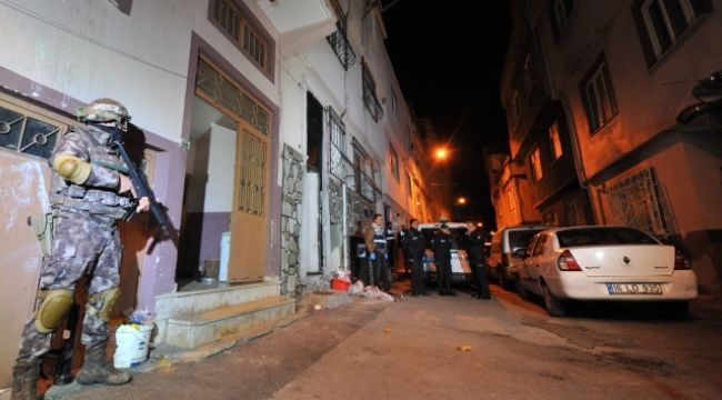 FETÖ'nün 'Gaybubet' evlerine operasyon: 6 gözaltı