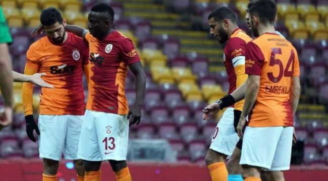 Galatasaray'da 'ben atacağım' kavgası!