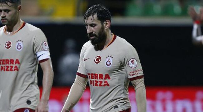 Göztepe'den Şener Özbayraklı'ya teklif