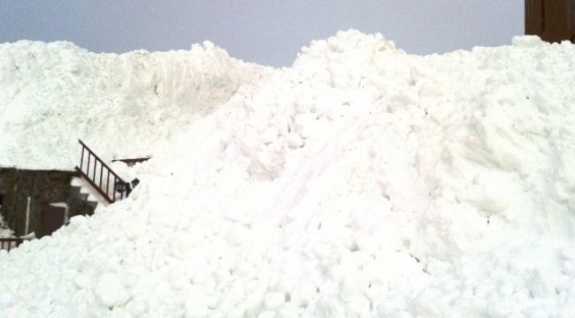 Hakkari'de çığ: 1 şehit, 1 kayıp