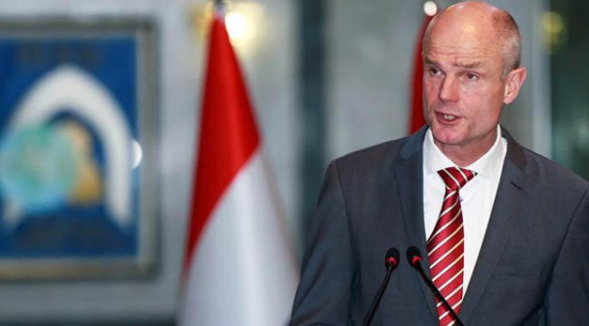 Hollanda, uçuşları "şartlı" olarak yeniden açtı