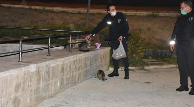 İZMİR POLİSİ CAN DOSTLARI UNUTMADI