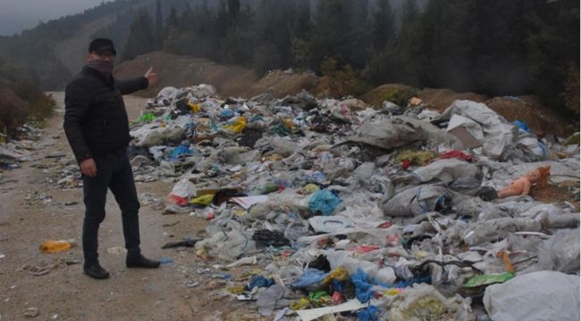 KAÇAK MOLOZ DÖKÜLEN ALANDA BÜYÜK TEHLİKE